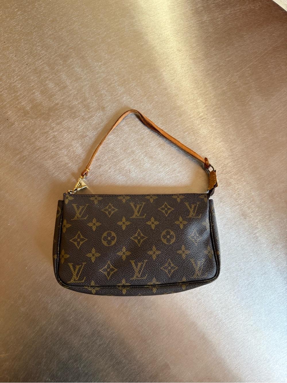 LOUIS VUITTON MONOGRAM POCHETTE